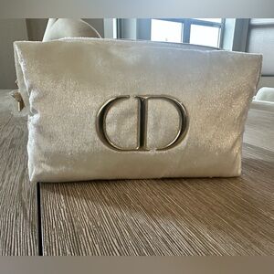 NWOT-Christian Dior Makeup bag